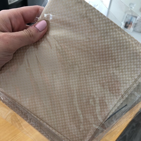 NEW The Tie Bar Champagne Pocket Squares - Picture 3 of 7